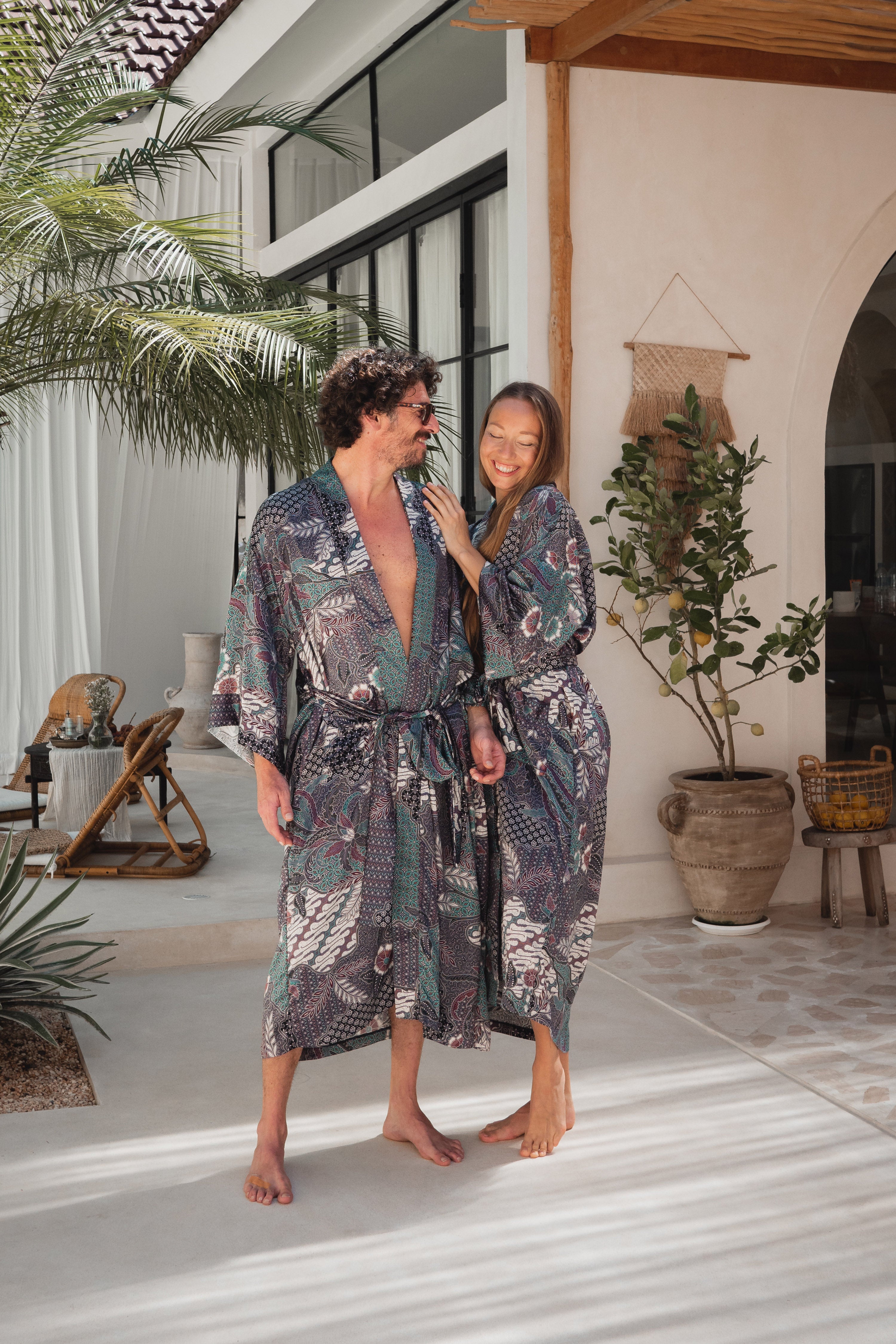 stabil arrestordre Hare Unisex Satin Silk Kimono Robe Handmade in Bali I Anniversary Gift –  1000welcomes